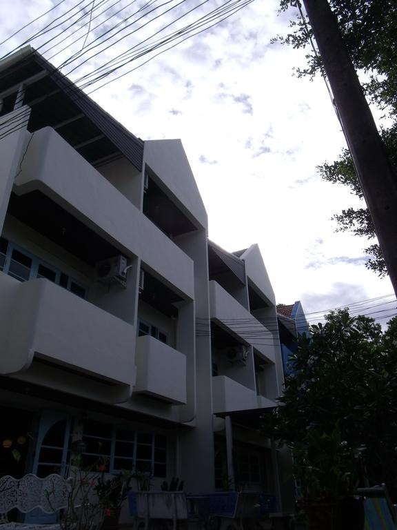 Albatross Guesthouse @ Thungwualaen Beach Pathiu Екстериор снимка