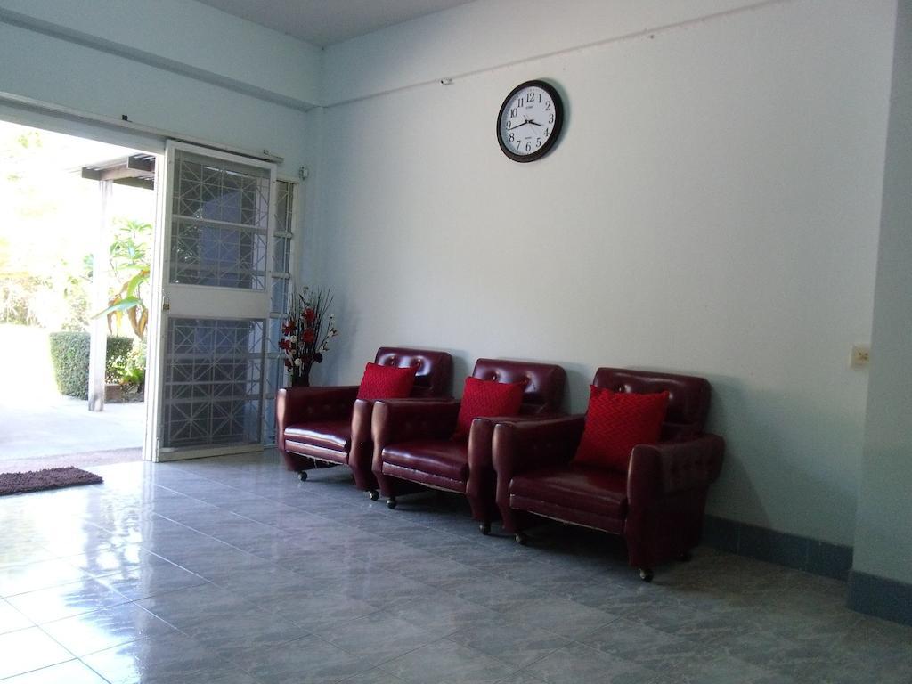 Albatross Guesthouse @ Thungwualaen Beach Pathiu Екстериор снимка